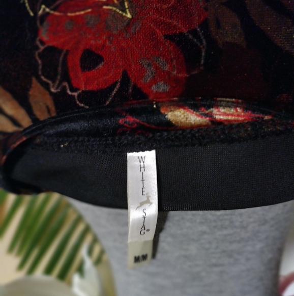 Elegant Velvet Floral Top - Picture 10 of 10